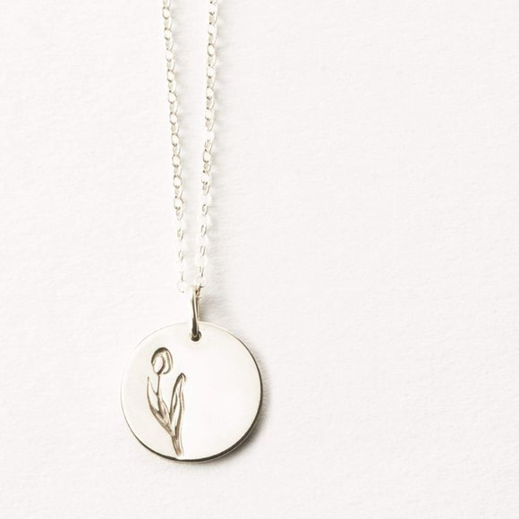 Tulip July Birth Flower Minimalist Charm Necklace - Picture 9 of 16